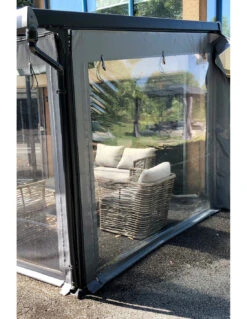 Fermeture PVC Gauche Pour Pergola Adossée AZURA -Petit Coin Vert Magasin fermeture pvc gauche pour pergola adossee azura 2