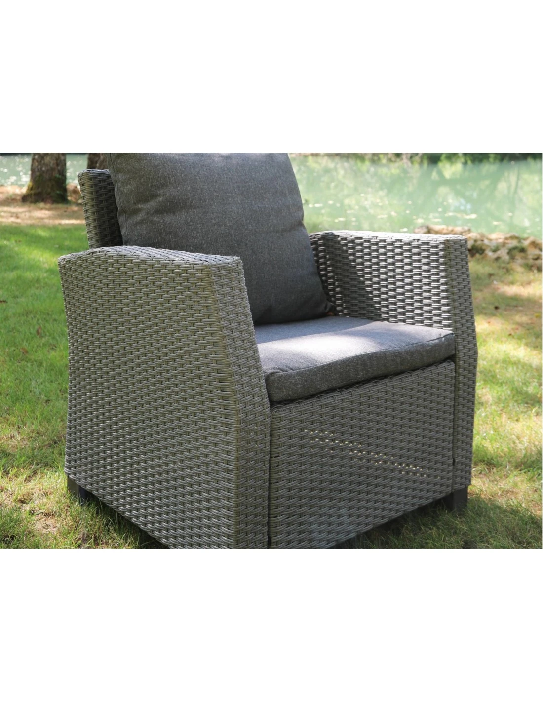 Salon De Jardin Anémone 4 Places - Acier époxy Et Résine Plate Grey 6 Salon De Jardin Anémone 4 Places - Acier époxy Et Résine Plate Grey – Image 4