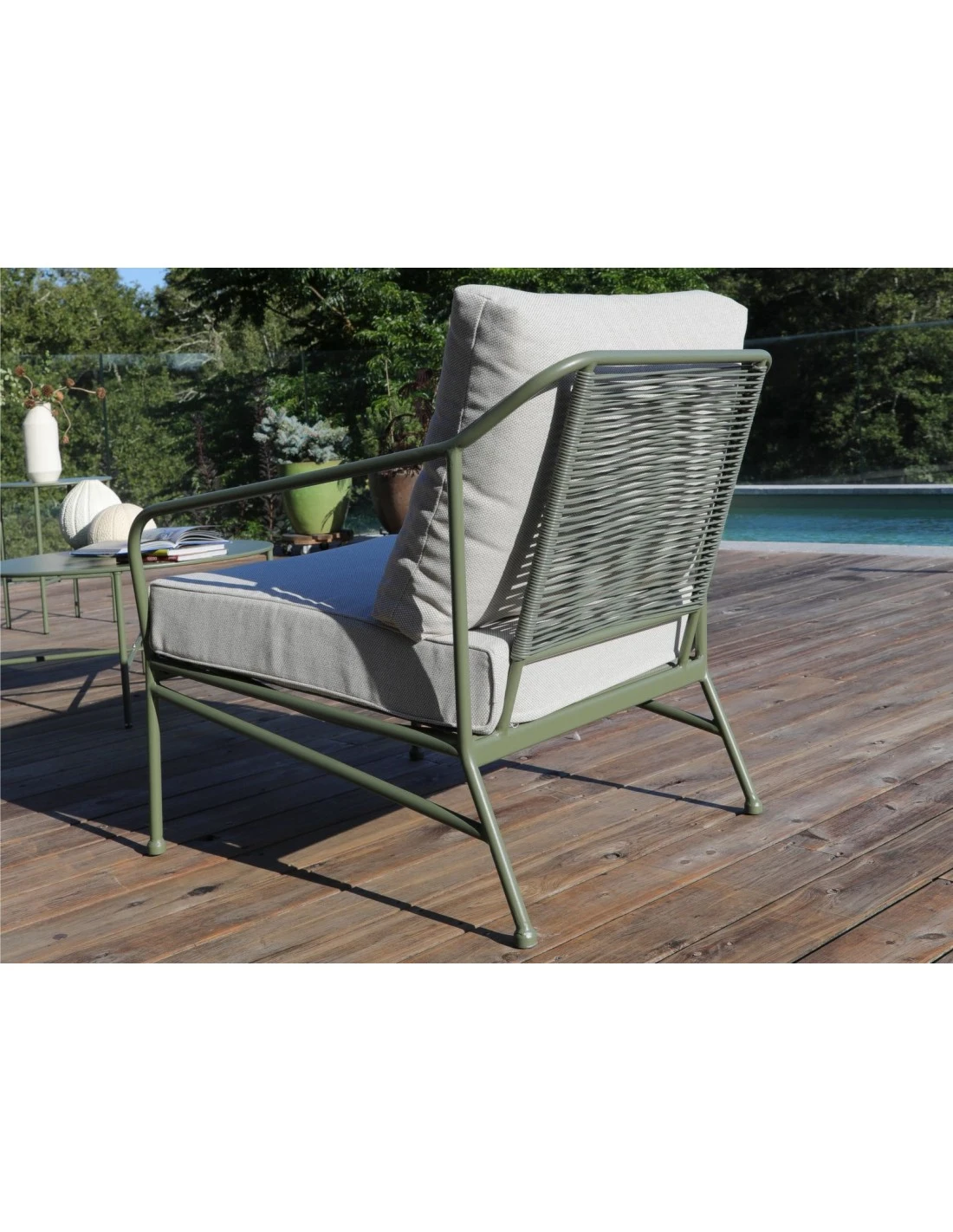 Salon De Jardin Noa 4 Places En Acier Vert Et Coussins Polyester 7 Salon De Jardin Noa 4 Places En Acier Vert Et Coussins Polyester – Image 5