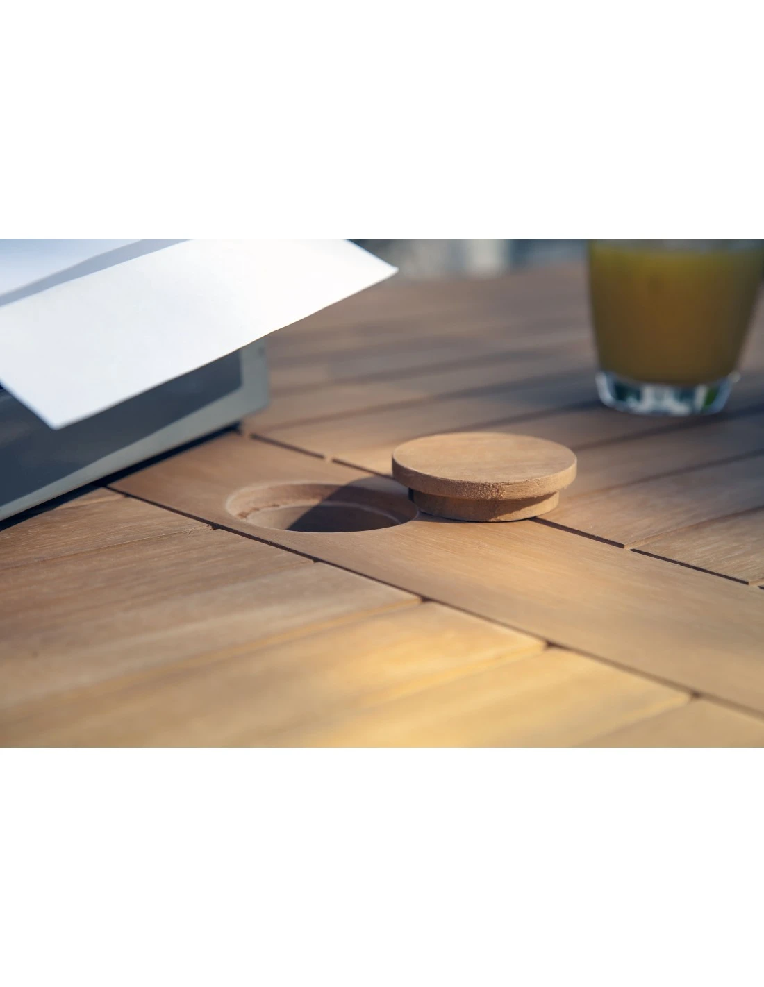 Table De Jardin Sophie Pliante En Bois D'eucalyptus - 110 X 70 Cm 5 Table De Jardin Sophie Pliante En Bois D'eucalyptus - 110 X 70 Cm – Image 3