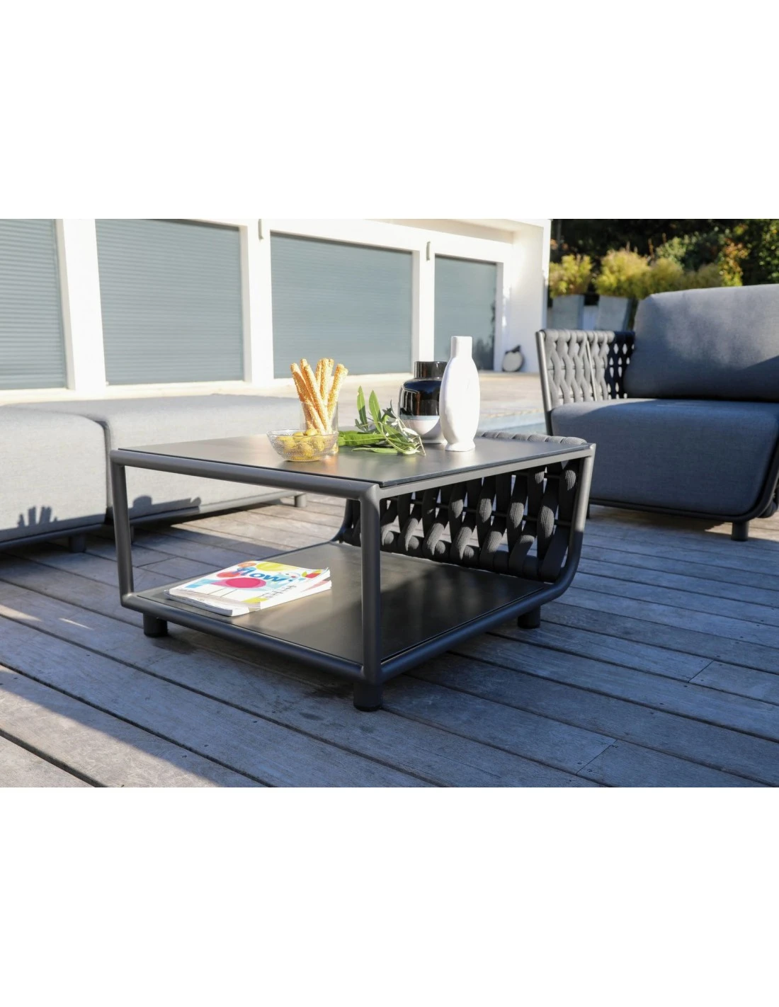 Table Hug 81x71 Cm En Aluminium Et Céramique Anthracite 4 Table Hug 81x71 Cm En Aluminium Et Céramique Anthracite – Image 2